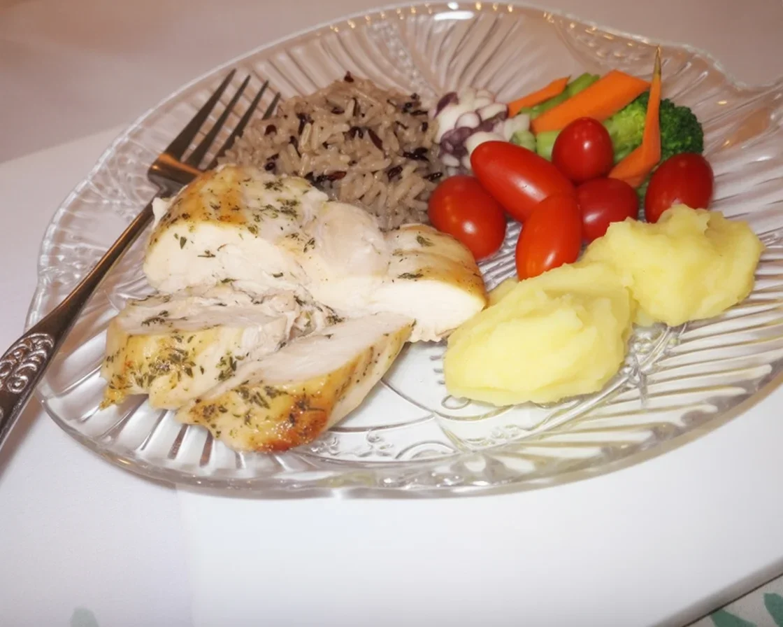 7 Delicious Wahoo Fish Recipes Your Family Will Love 1 Delicious grilled wahoo fish with mango salsa and fresh ingredients.