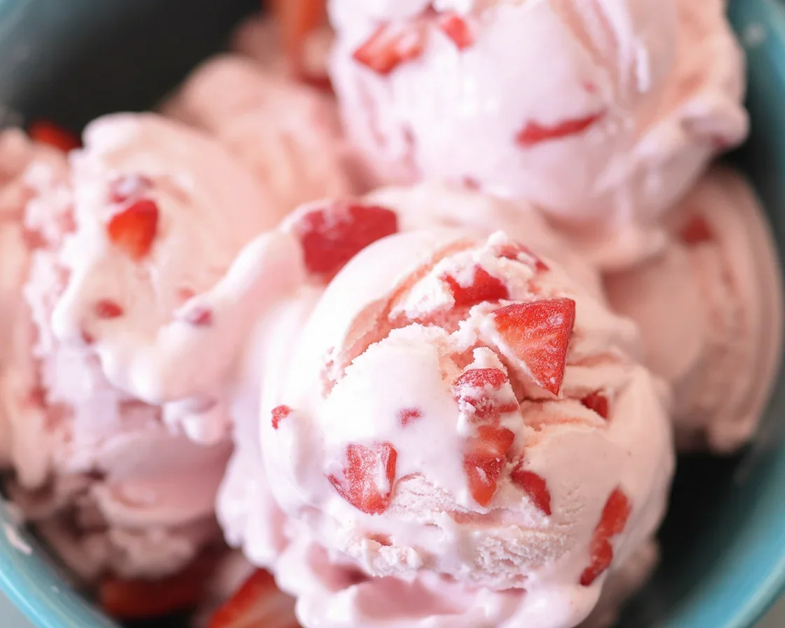 strawberries and cream ice cream recipe 1 Delicious bowl of strawberries and cream ice cream made with fresh strawberries and cream.
